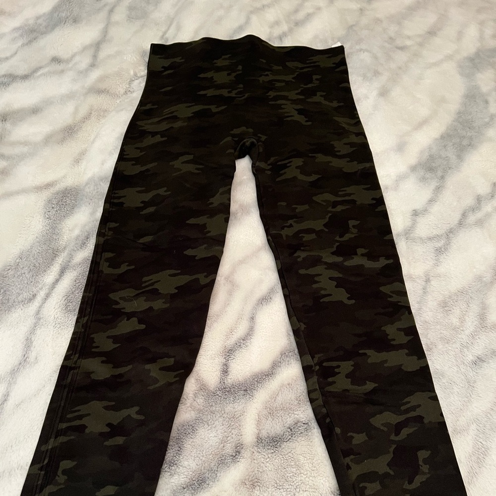Spanx- size XL- Camo